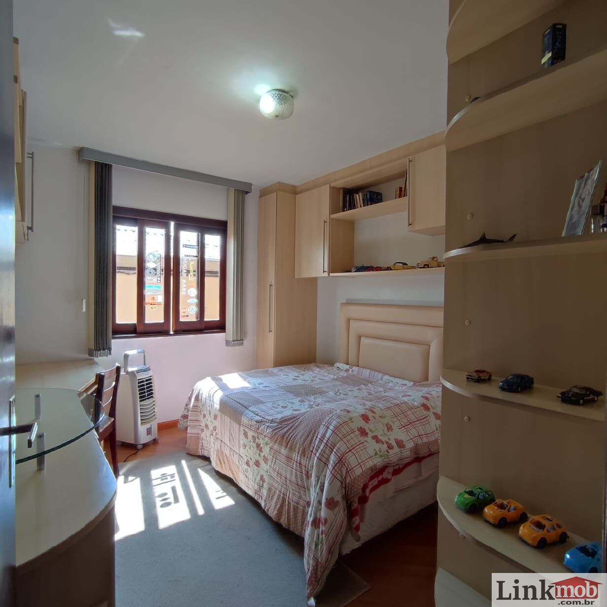 Casa à venda com 5 quartos, 240m² - Foto 14