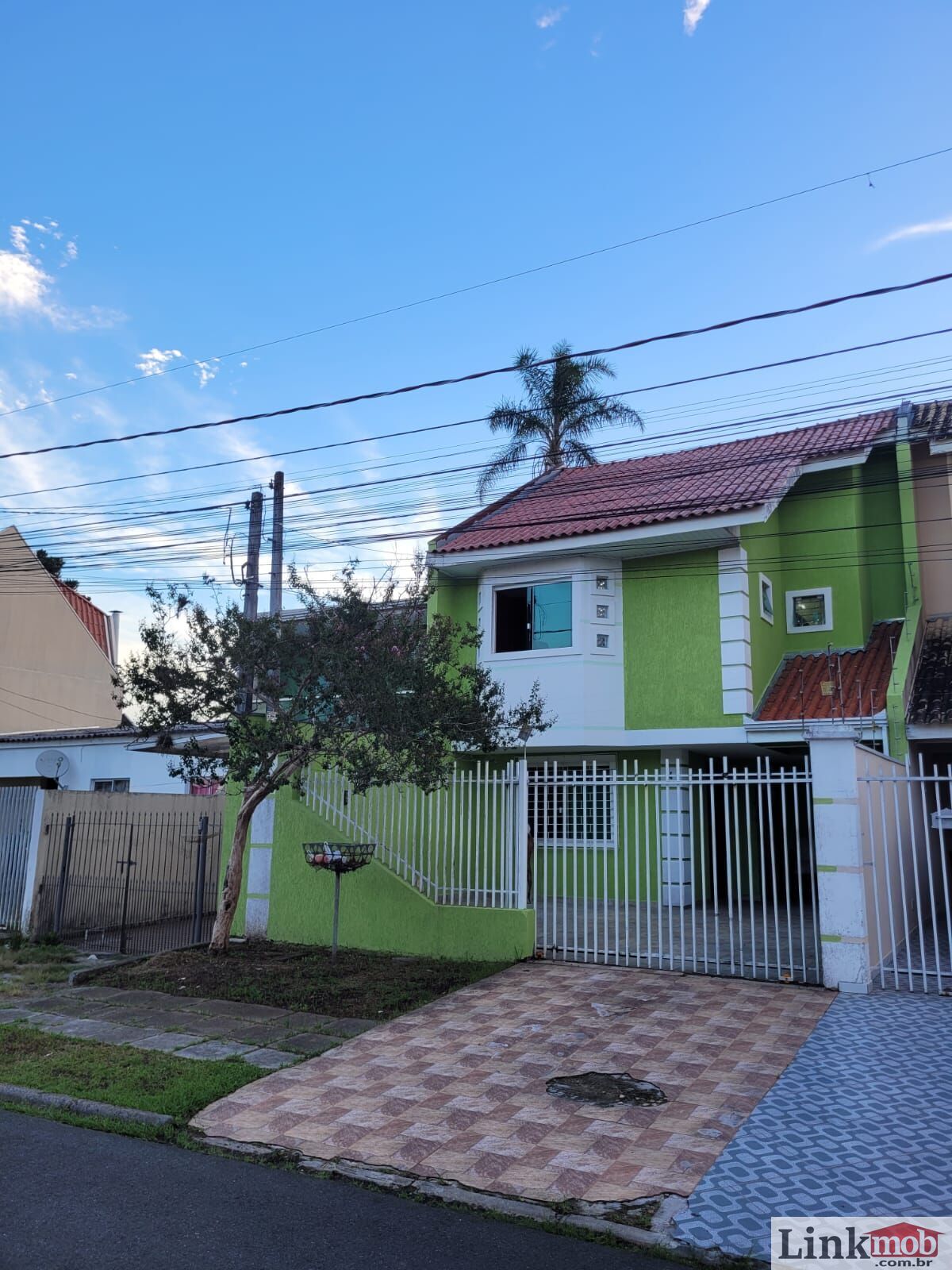 Sobrado à venda com 3 quartos, 98m² - Foto 1