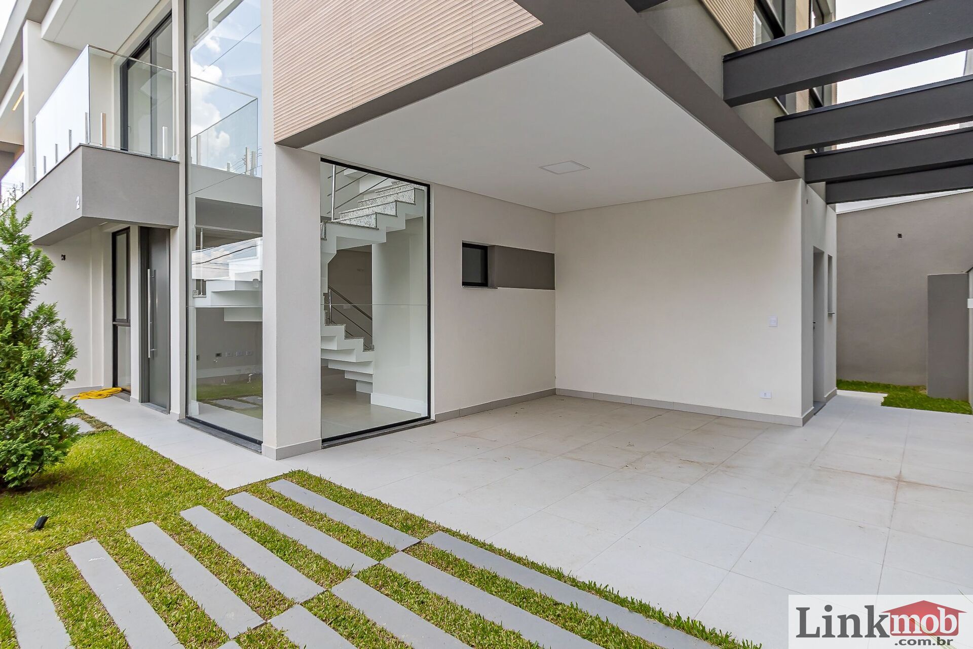 Sobrado à venda com 3 quartos, 160m² - Foto 1