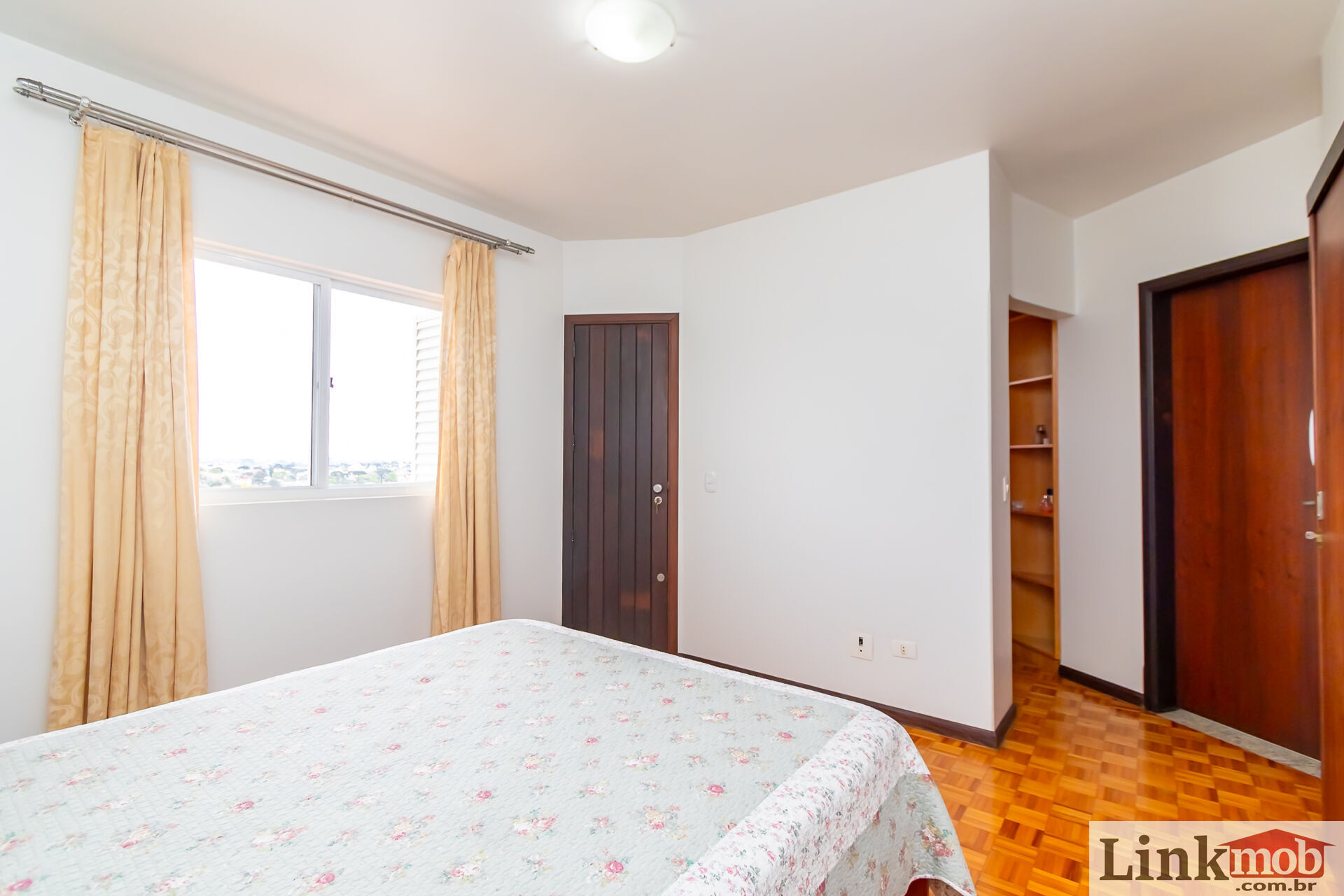 Casa à venda com 3 quartos, 234m² - Foto 12