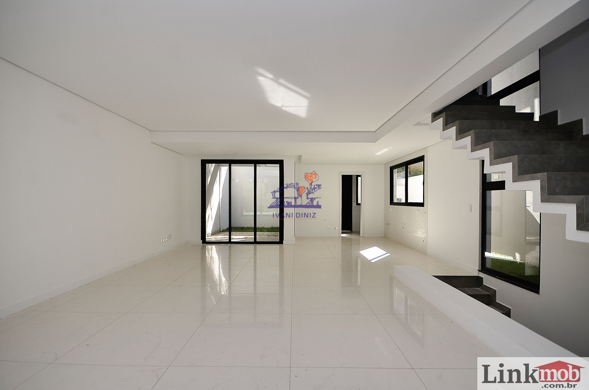 Casa de Condomínio à venda com 3 quartos, 213m² - Foto 6