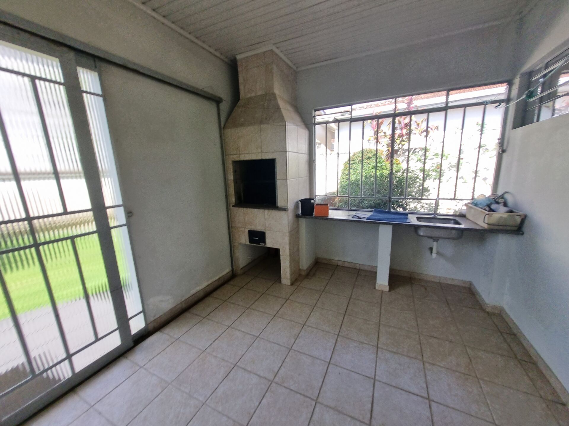 Terreno à venda com 3 quartos, 180m² - Foto 10