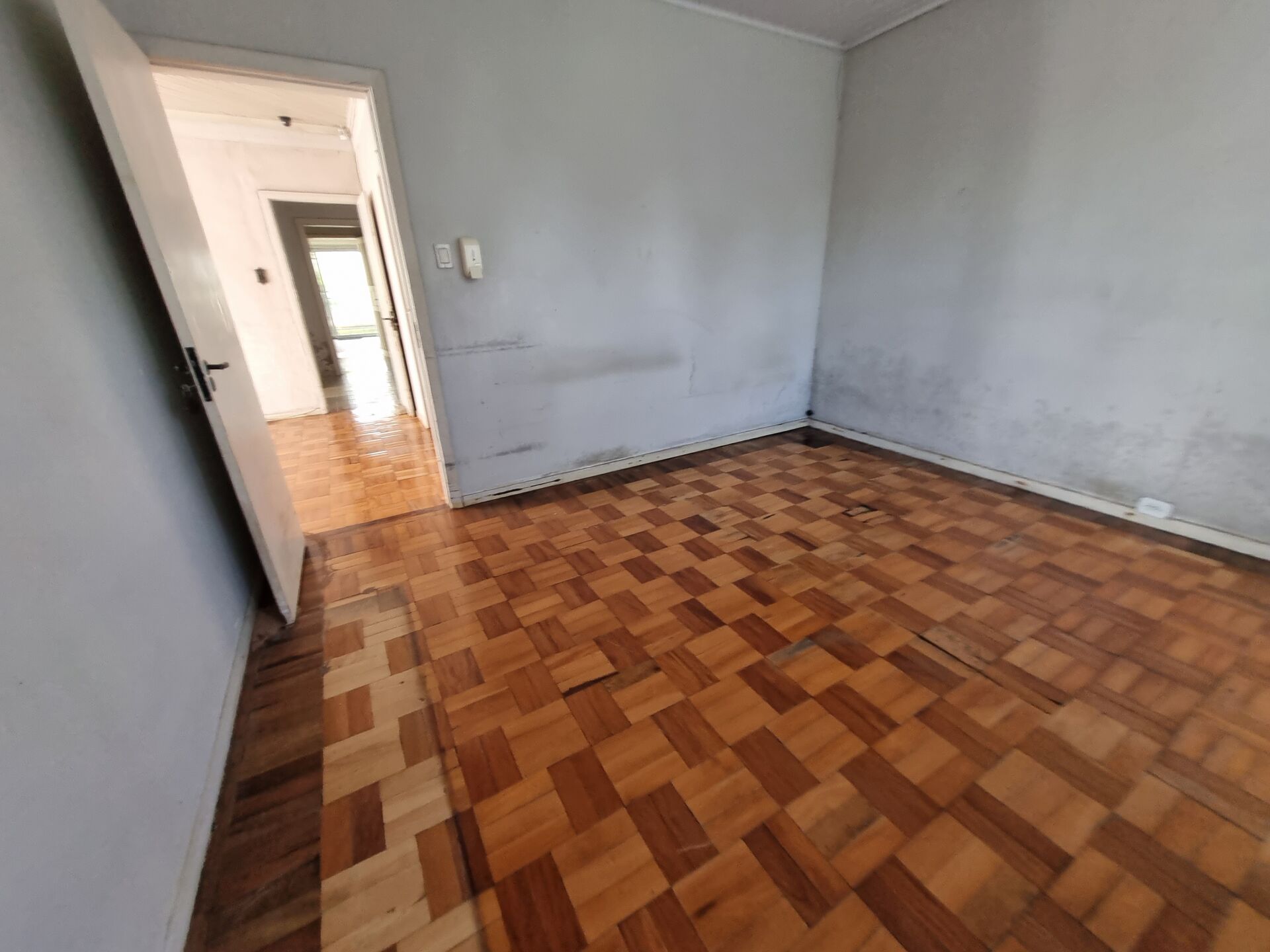 Terreno à venda com 3 quartos, 180m² - Foto 7