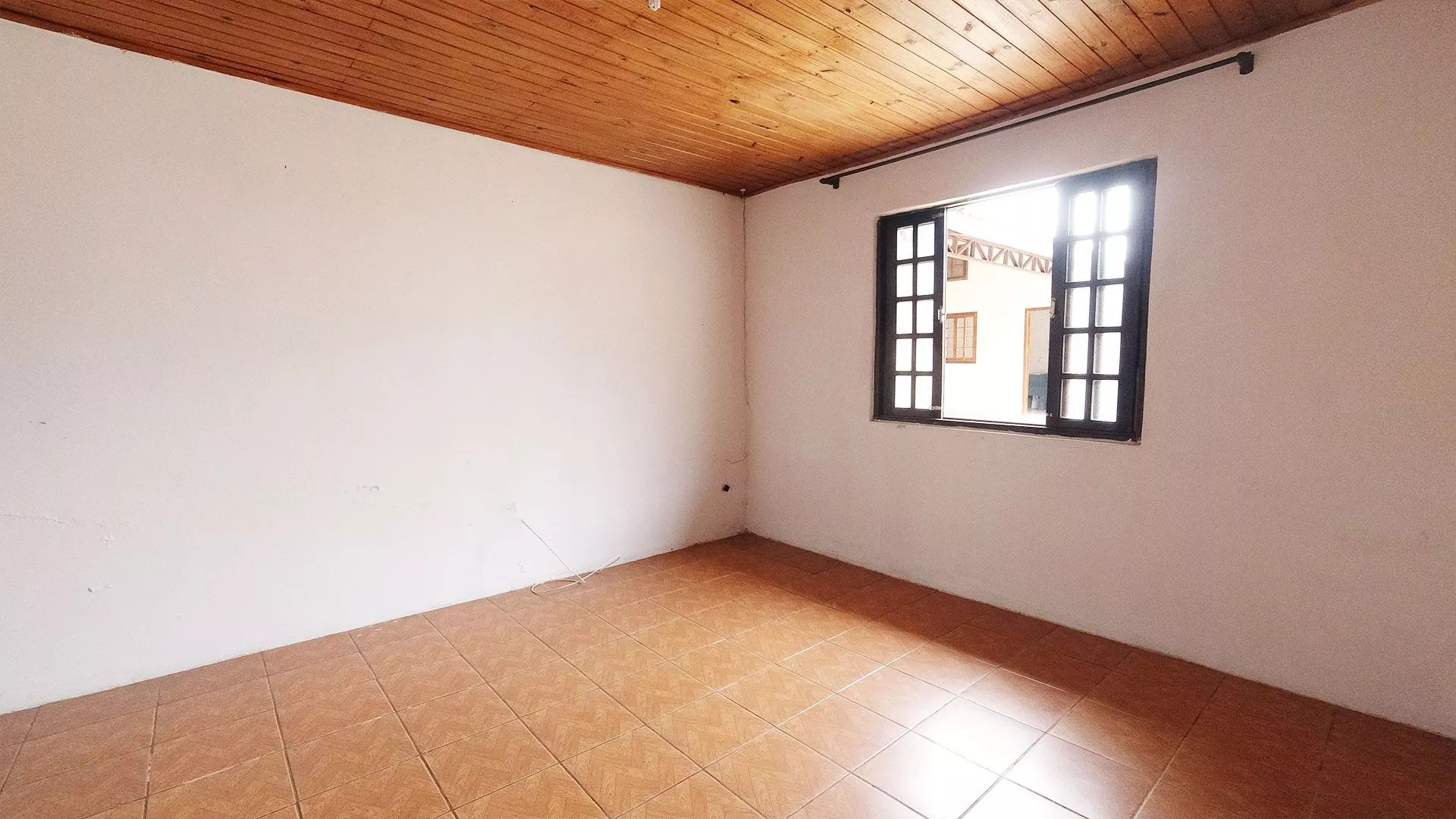 Casa à venda com 5 quartos, 240m² - Foto 5