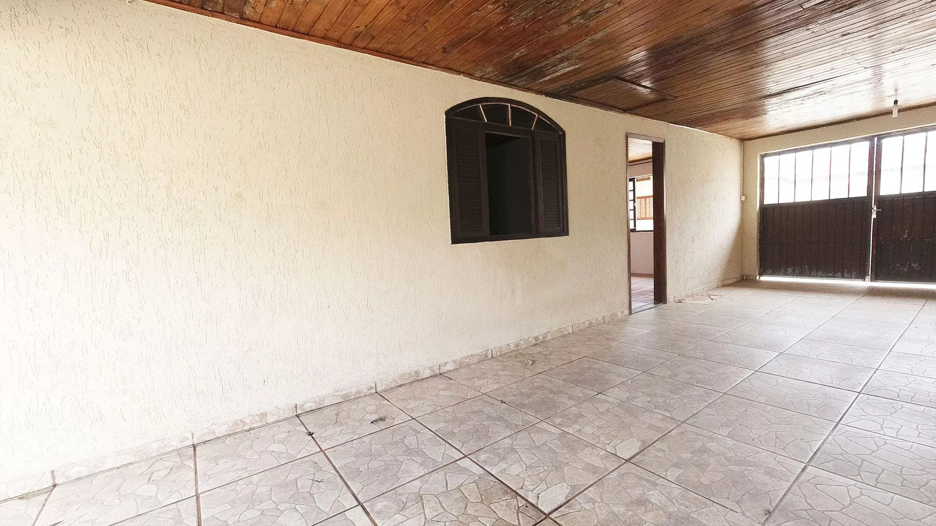 Casa à venda com 5 quartos, 240m² - Foto 3