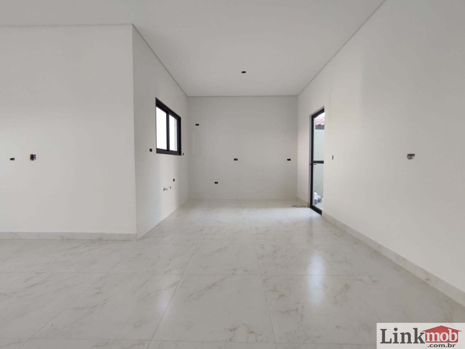 Casa à venda com 3 quartos, 81m² - Foto 11