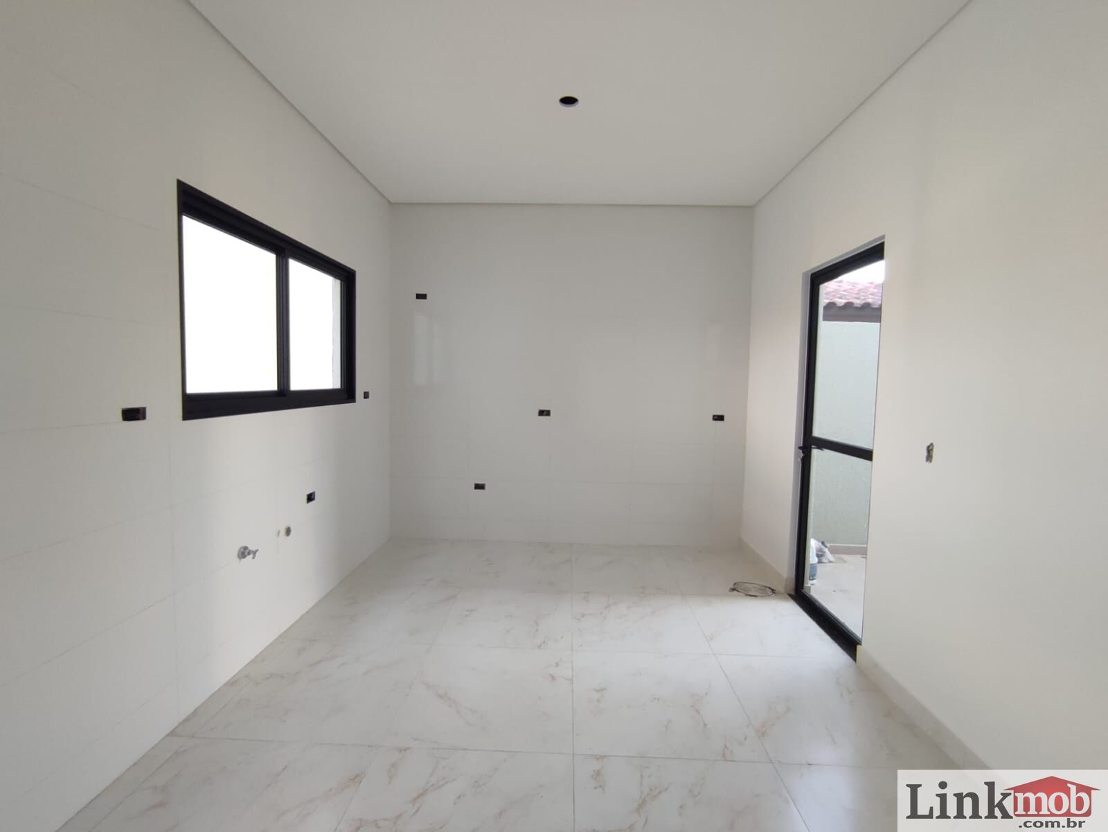 Casa à venda com 3 quartos, 81m² - Foto 12