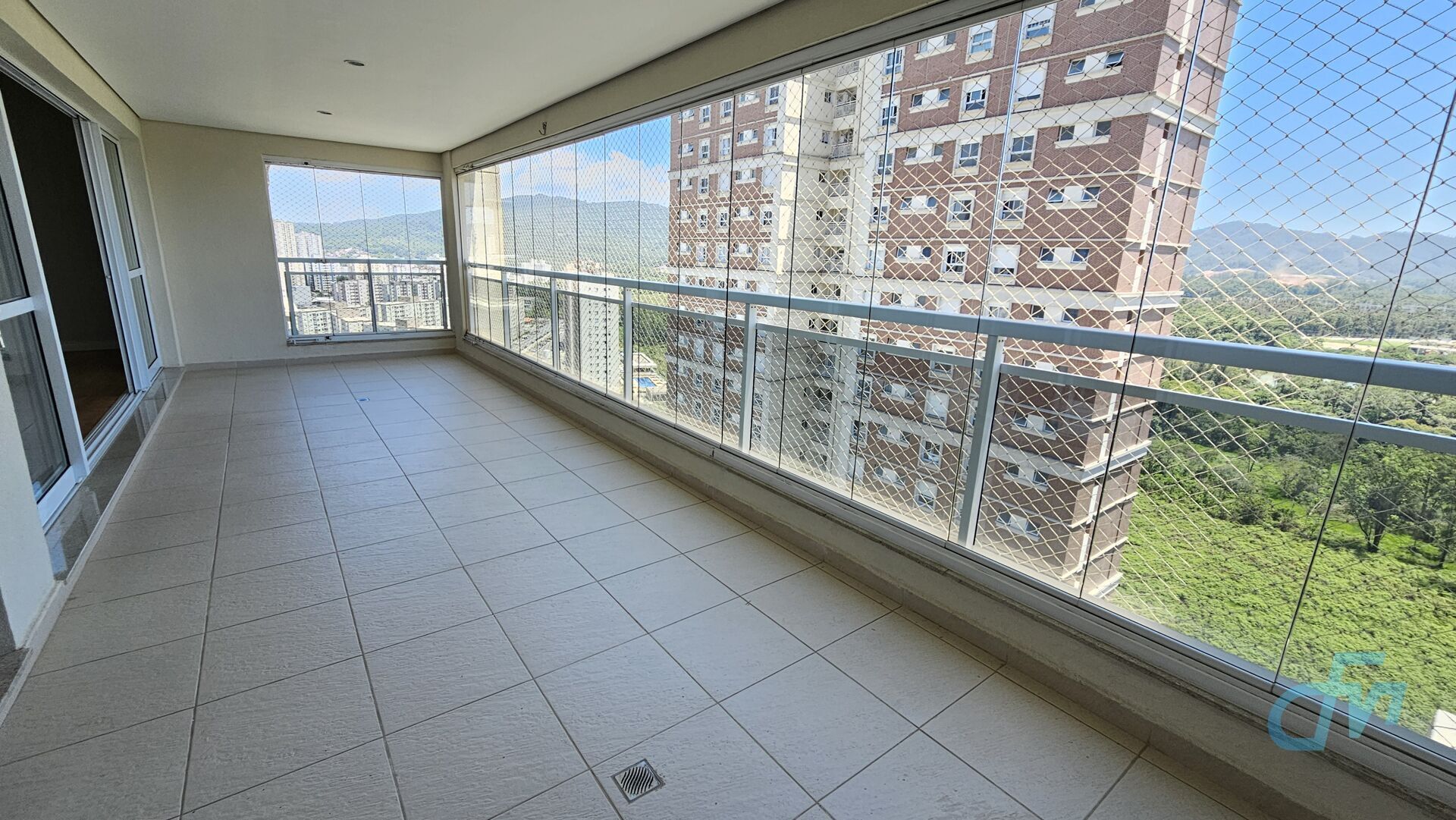 Apartamento para alugar com 3 quartos, 194m² - Foto 7