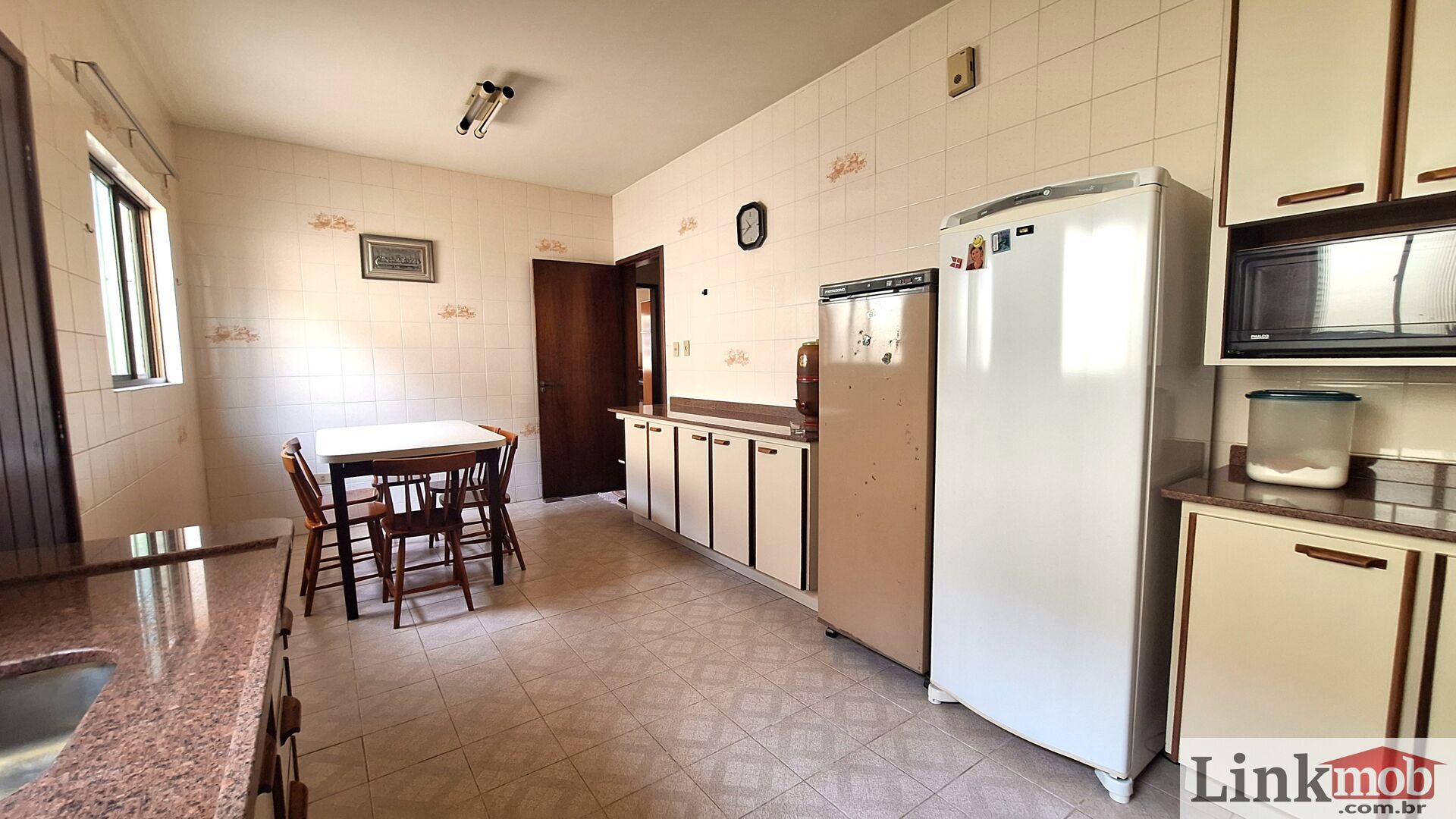 Casa à venda com 3 quartos, 202m² - Foto 8