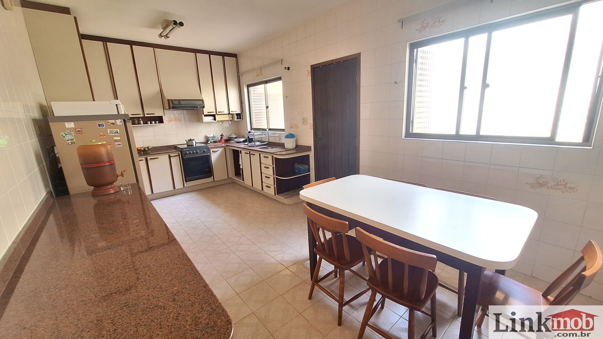 Casa à venda com 3 quartos, 202m² - Foto 7
