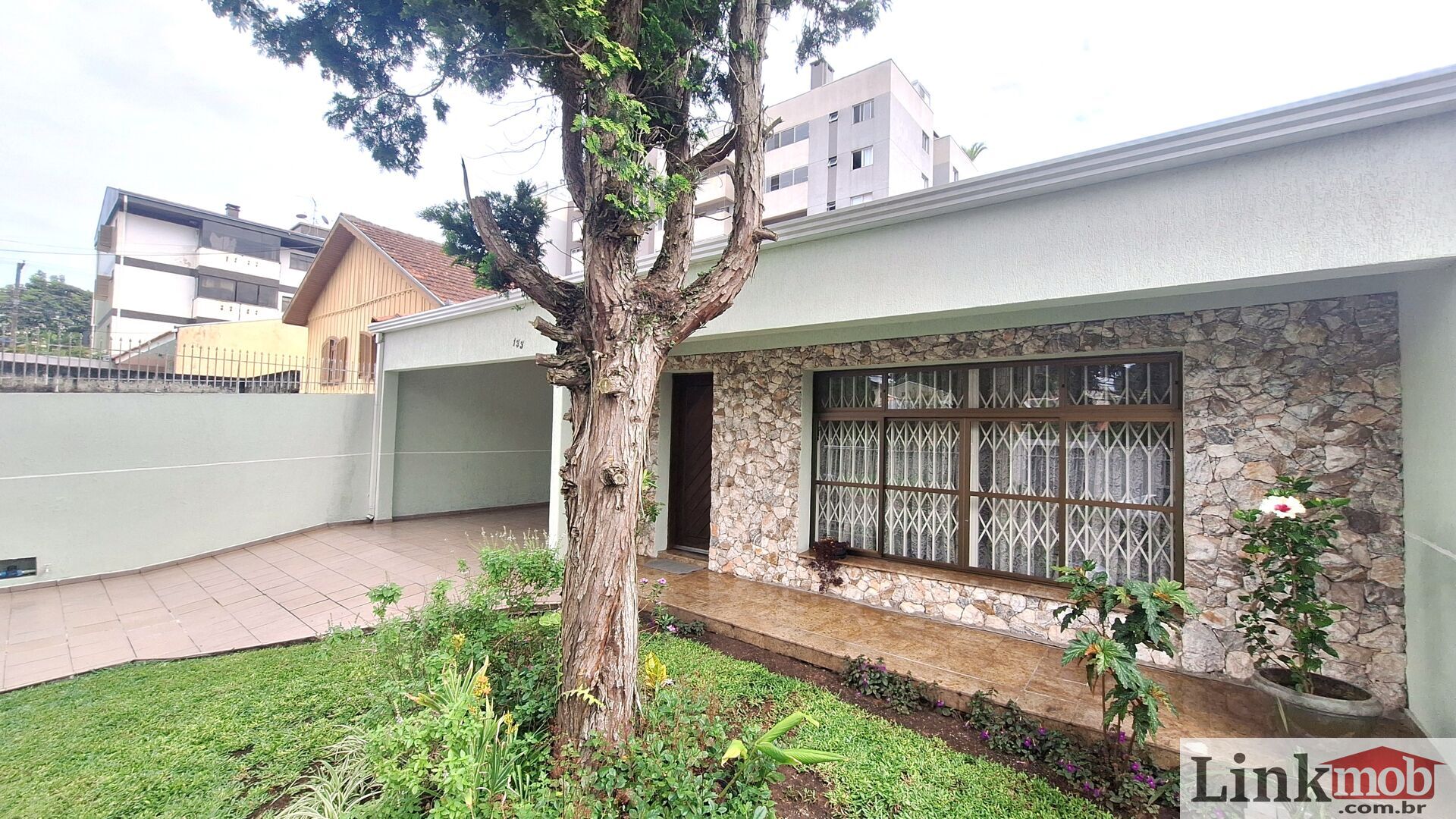 Casa à venda com 3 quartos, 202m² - Foto 2