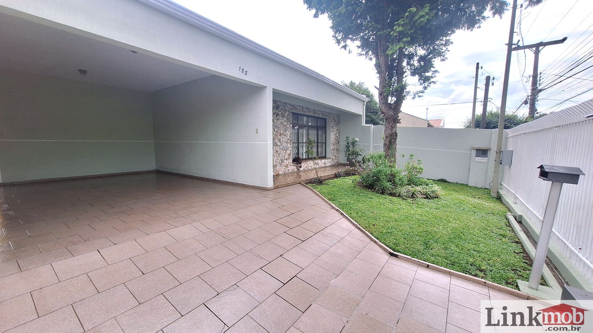 Casa à venda com 3 quartos, 202m² - Foto 1