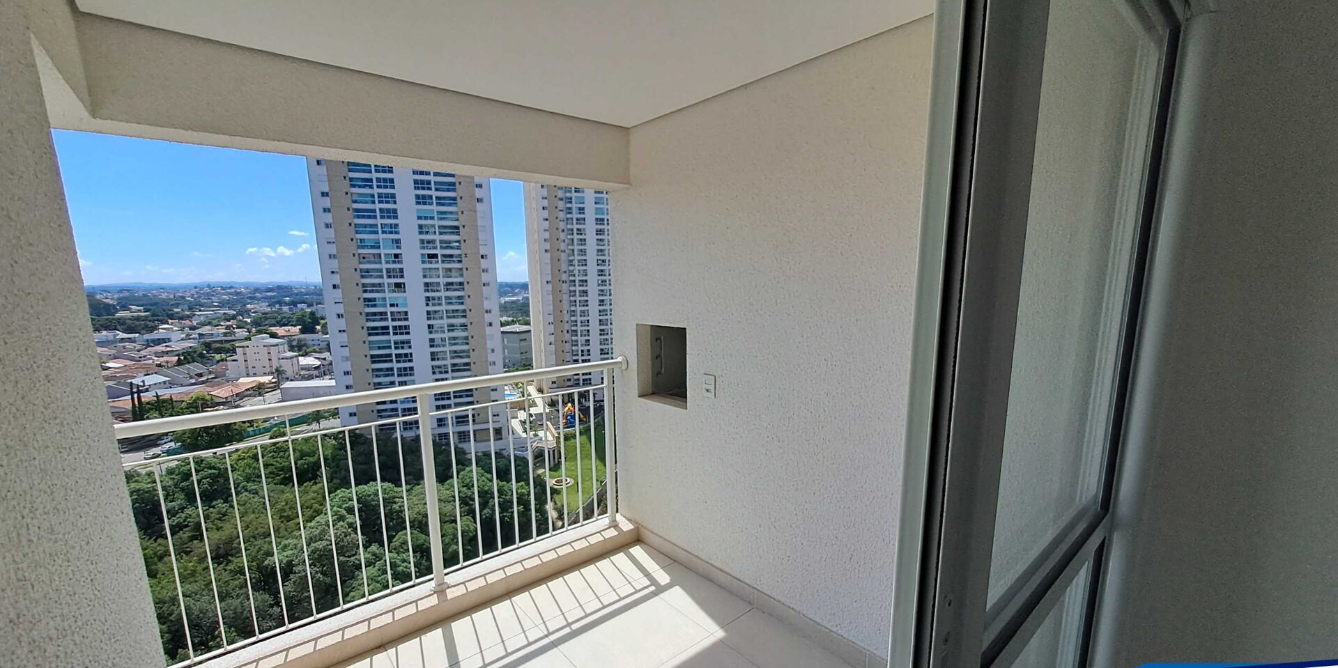 Apartamento à venda com 2 quartos, 69m² - Foto 1