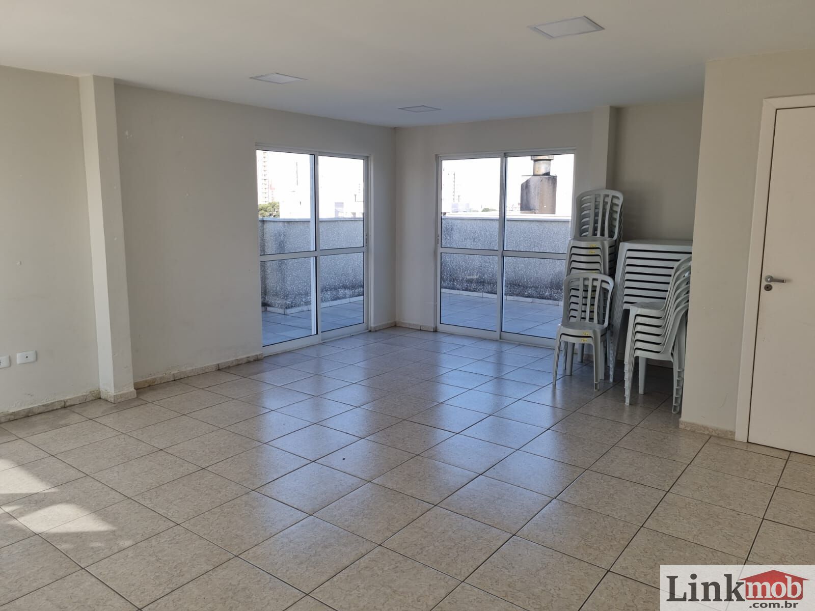 Apartamento à venda com 2 quartos, 58m² - Foto 17