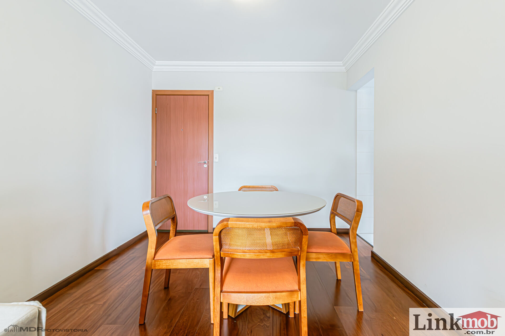 Apartamento à venda com 2 quartos, 67m² - Foto 4