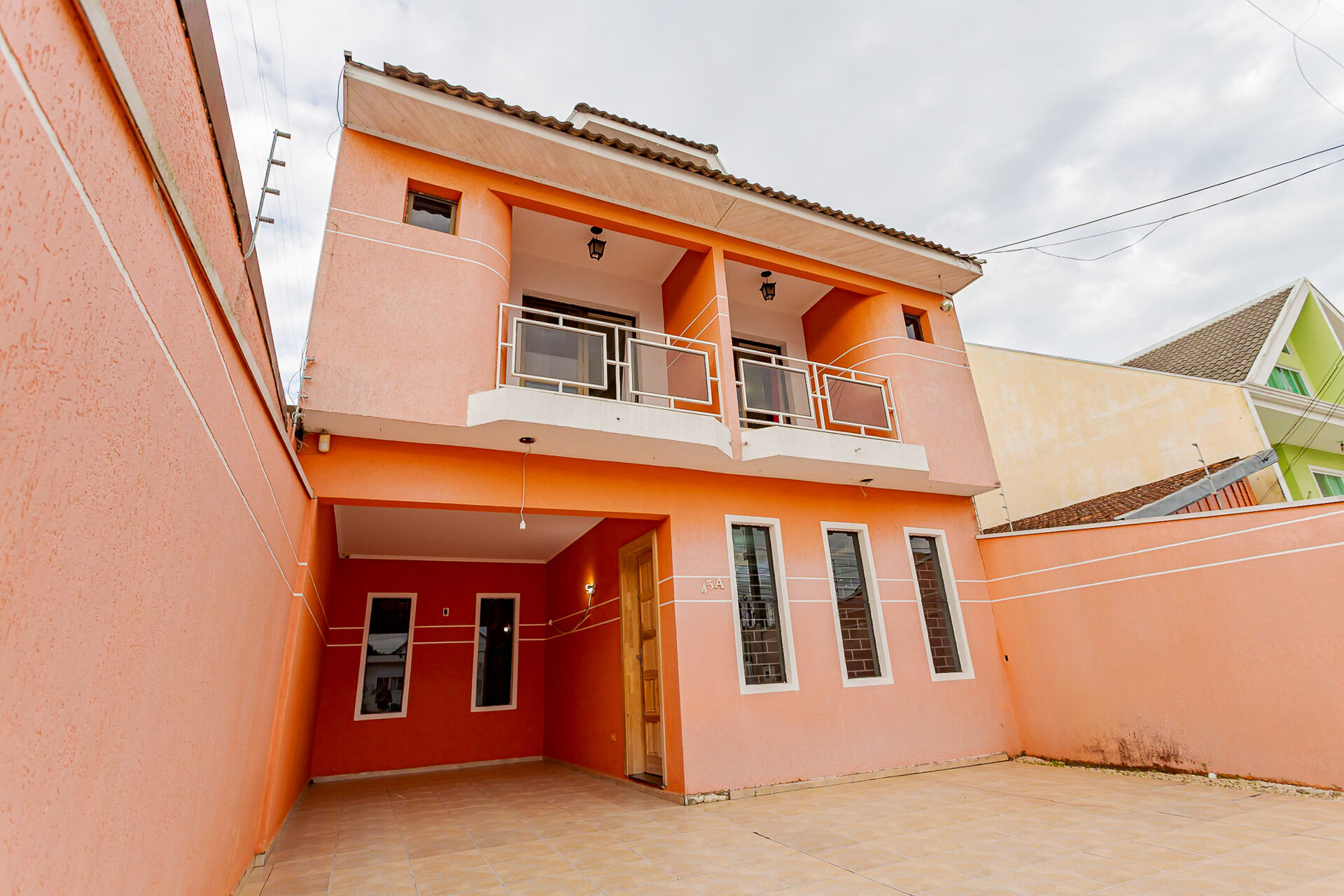 Sobrado à venda com 4 quartos, 200m² - Foto 1