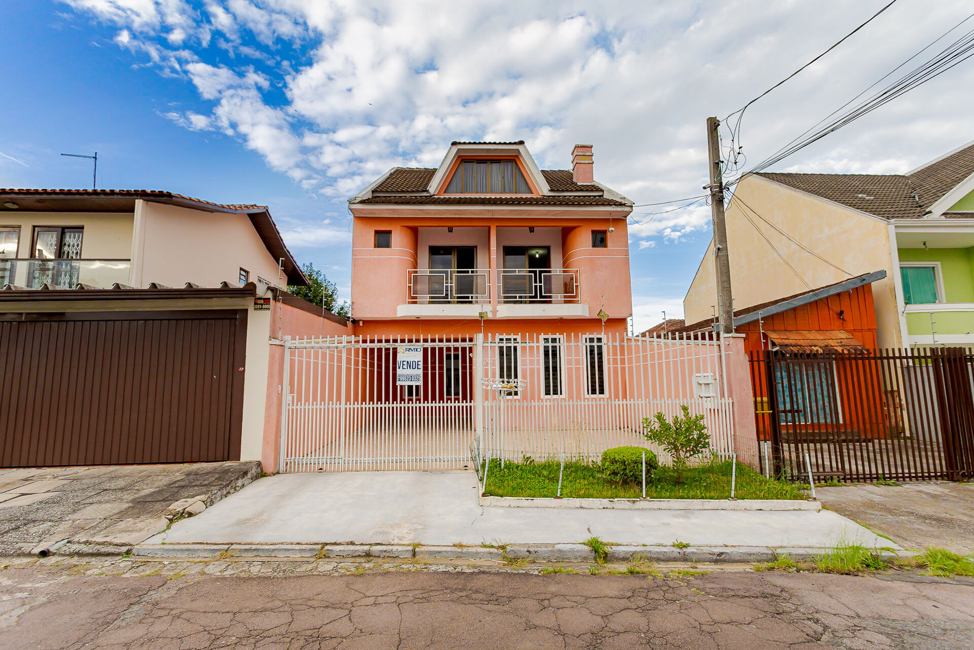 Sobrado à venda com 4 quartos, 200m² - Foto 2