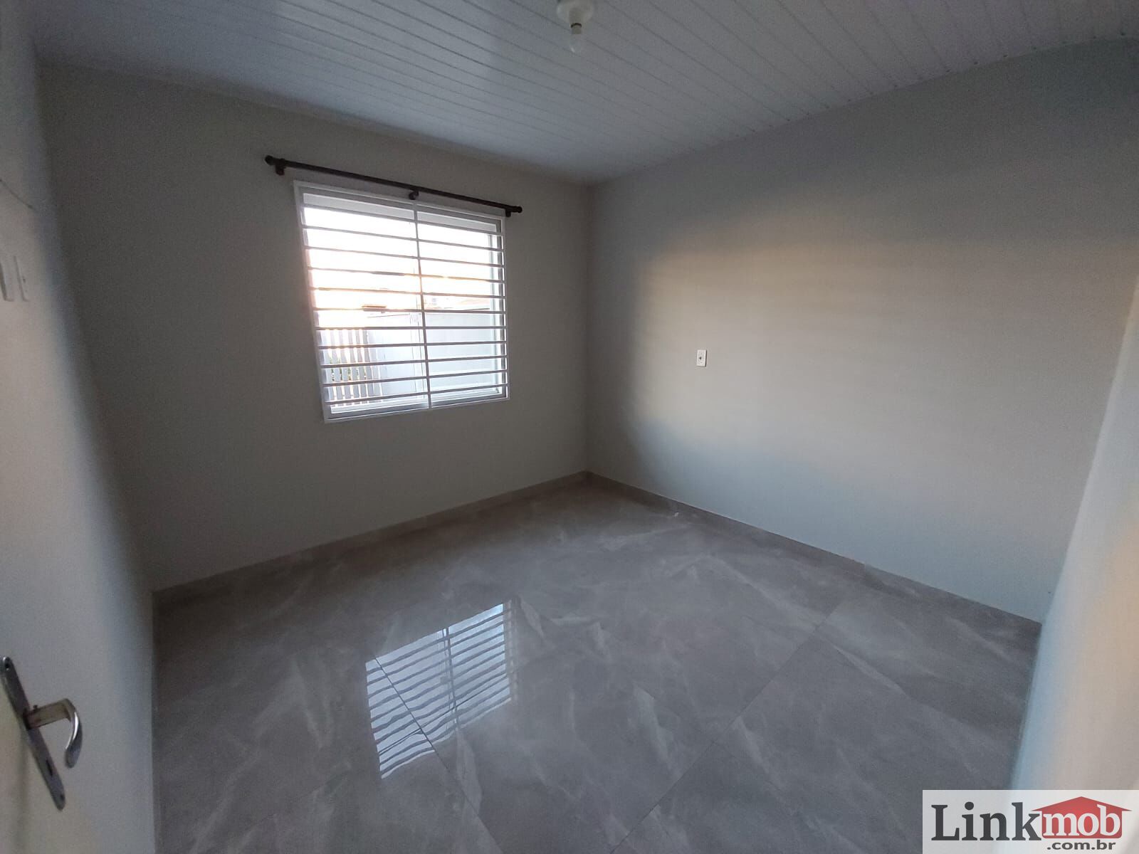 Casa à venda com 2 quartos, 110m² - Foto 4