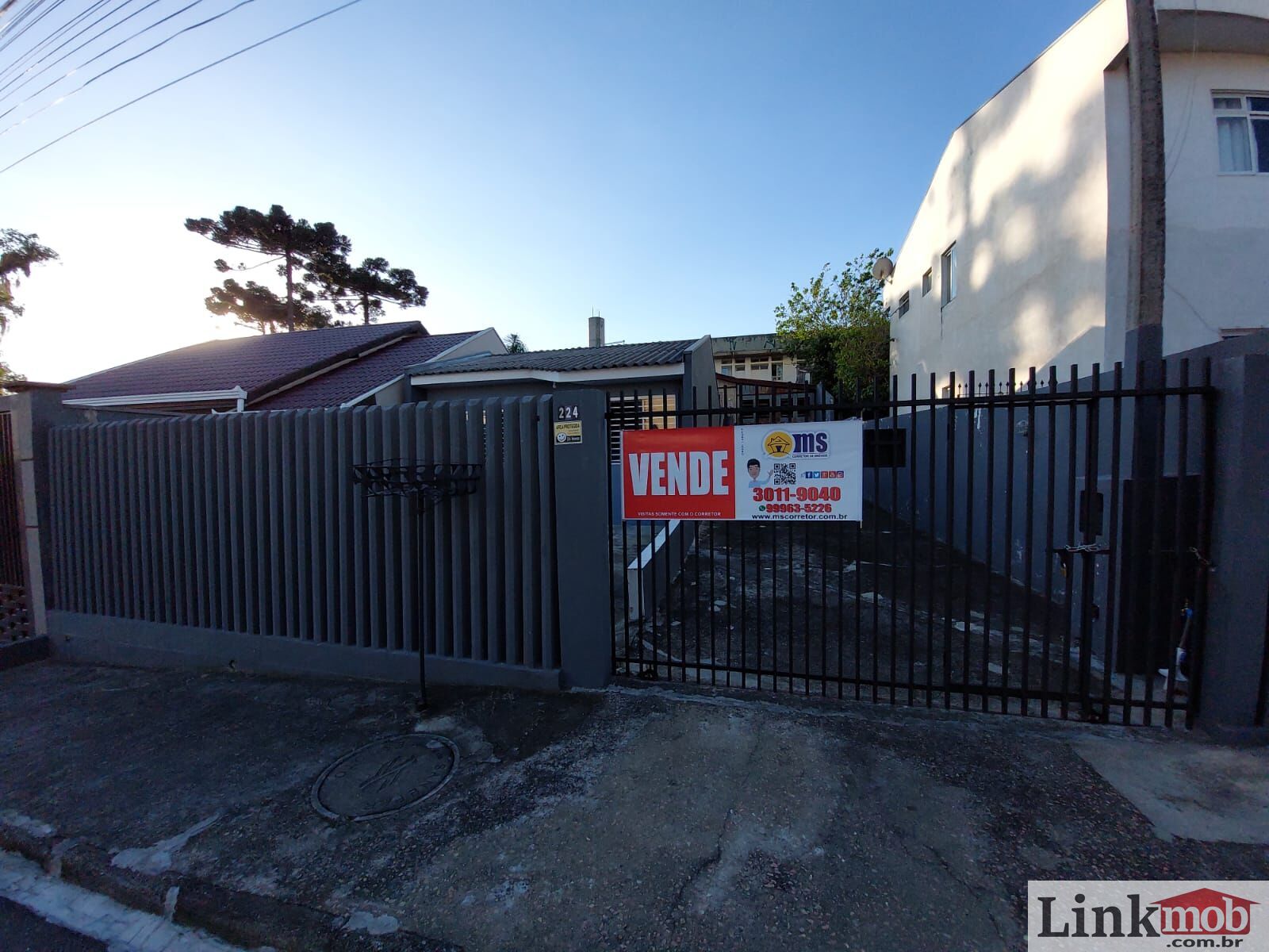 Casa à venda com 2 quartos, 110m² - Foto 1