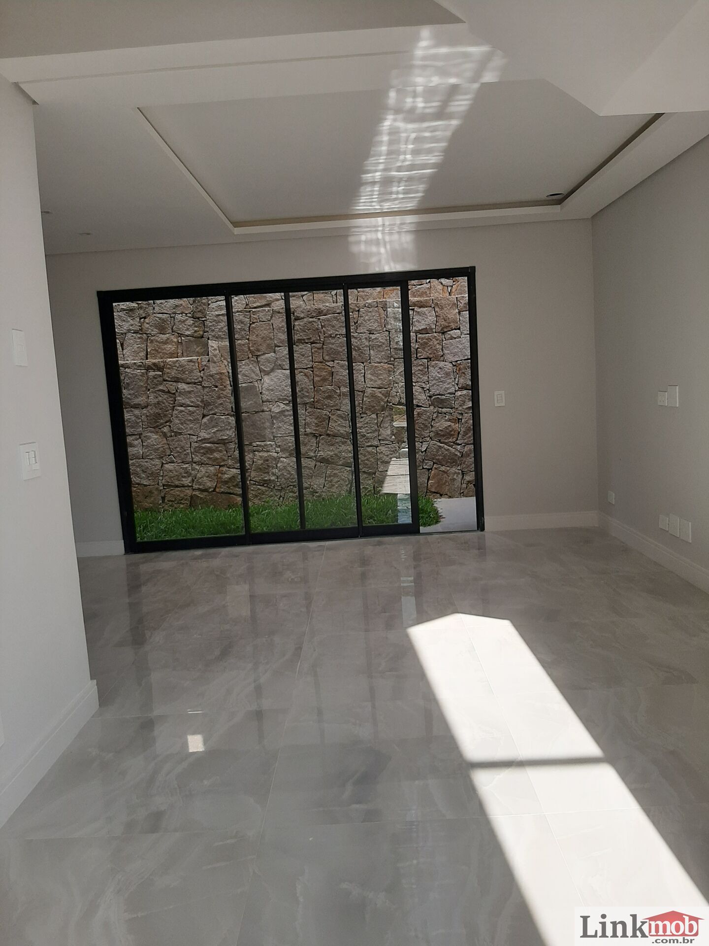 Casa à venda com 3 quartos, 166m² - Foto 3