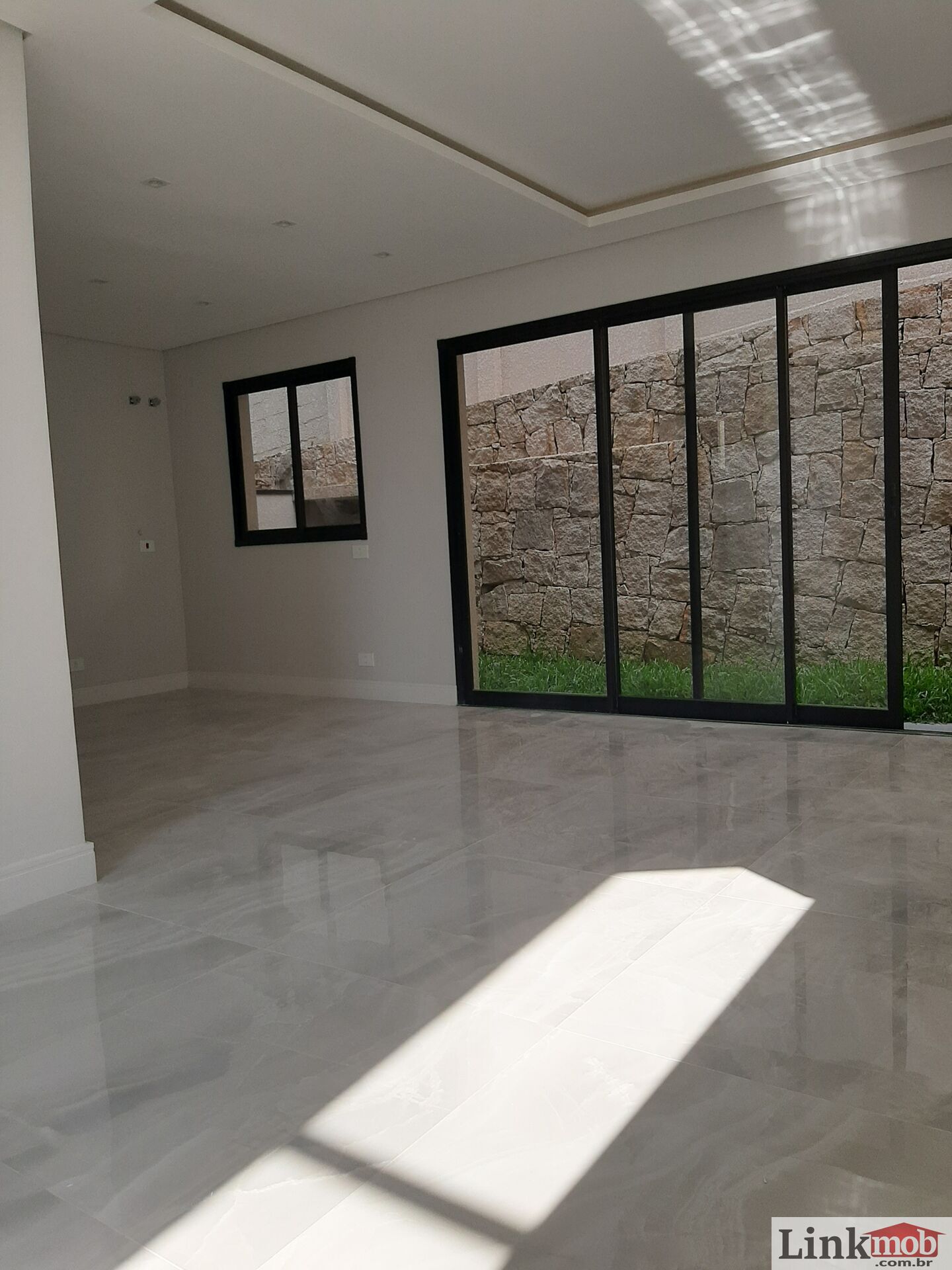 Casa à venda com 3 quartos, 166m² - Foto 4