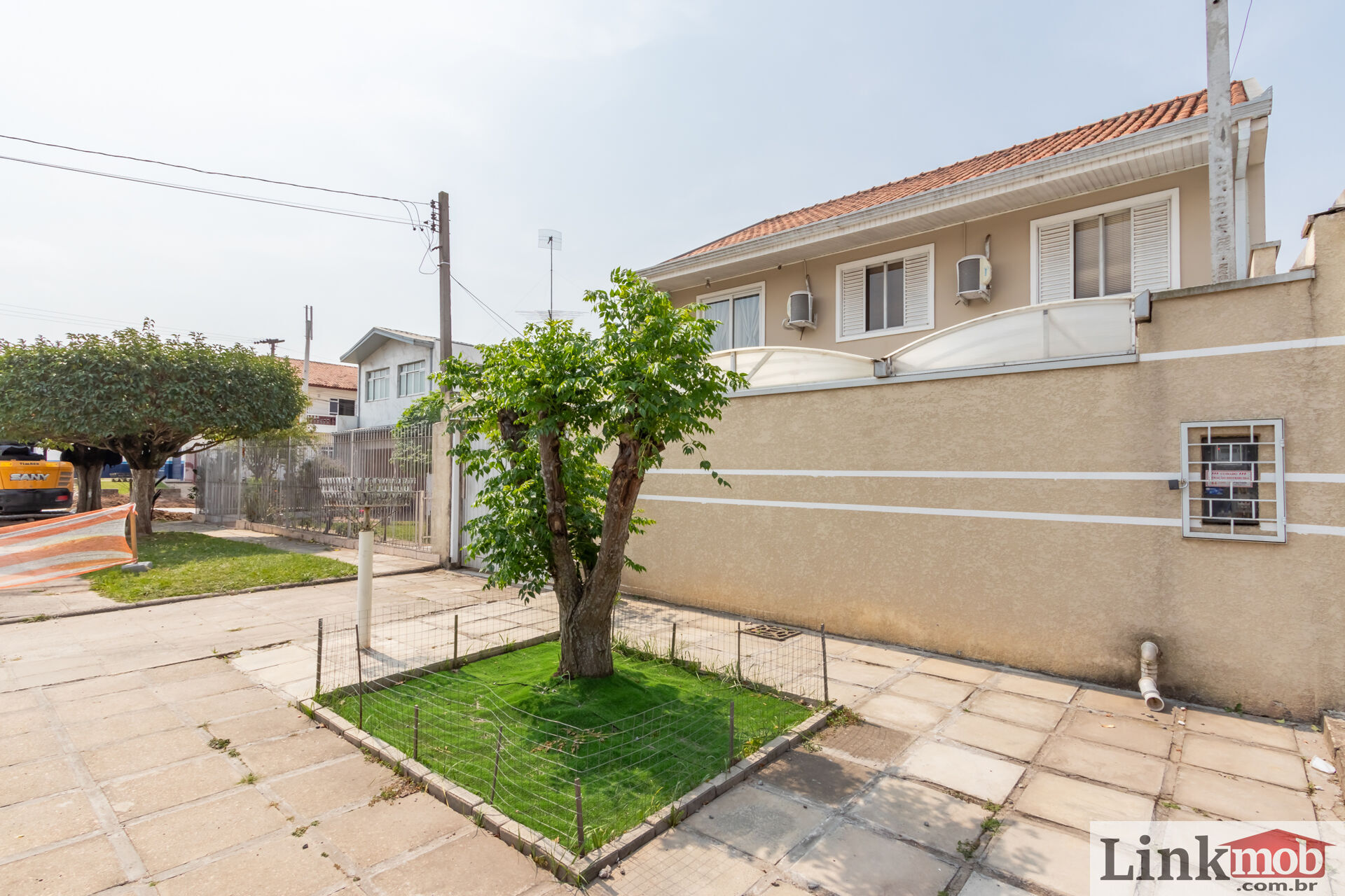 Casa à venda com 4 quartos, 141m² - Foto 2