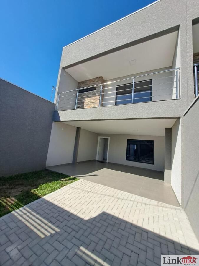 Sobrado à venda com 3 quartos, 180m² - Foto 1