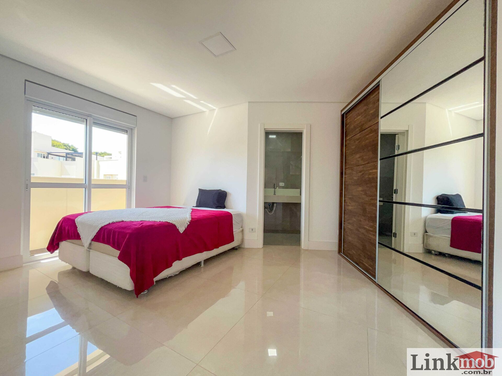 Casa à venda com 4 quartos, 303m² - Foto 17