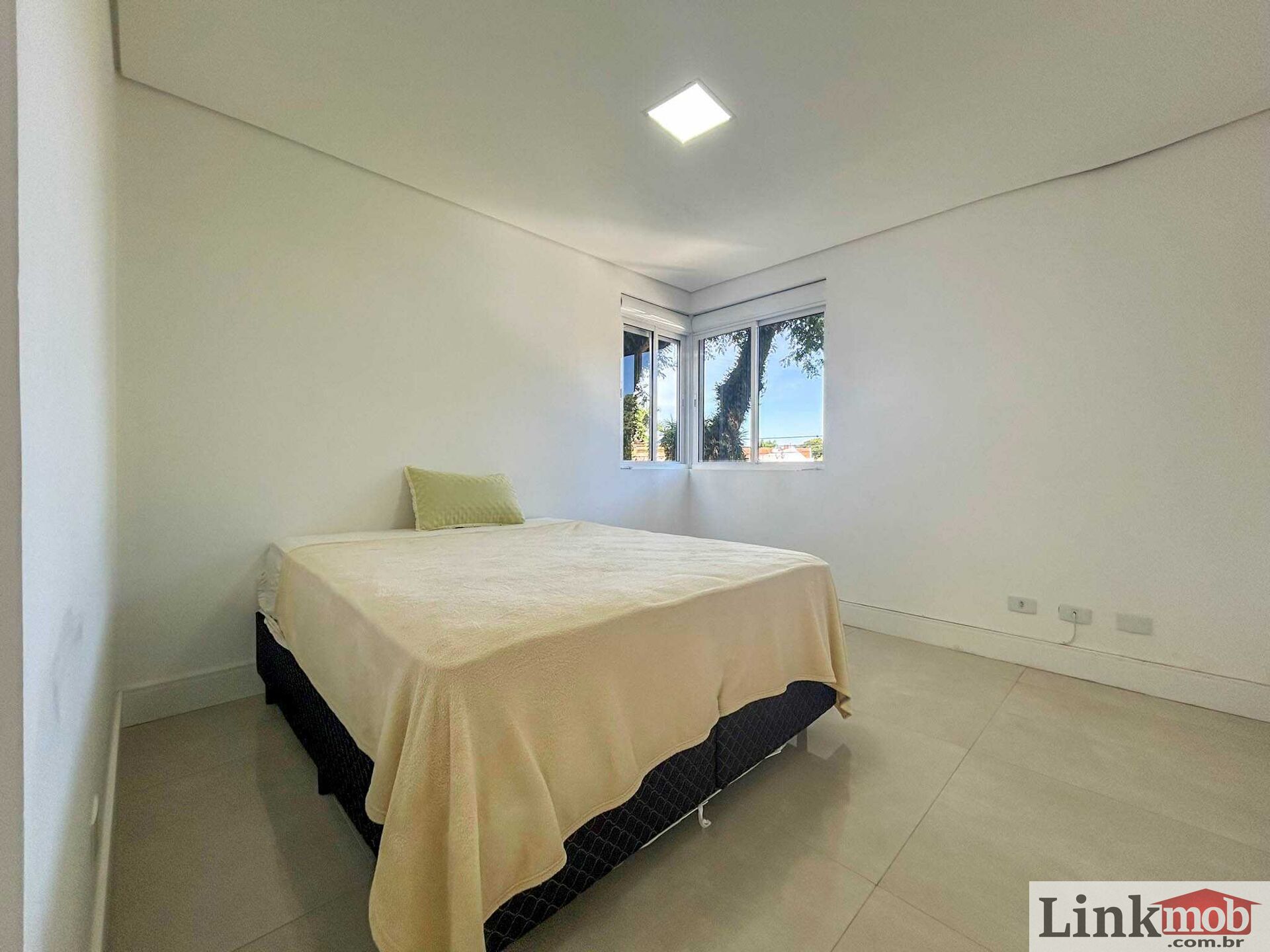 Casa à venda com 4 quartos, 303m² - Foto 14