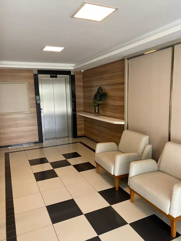 Apartamento à venda com 3 quartos, 140m² - Foto 2