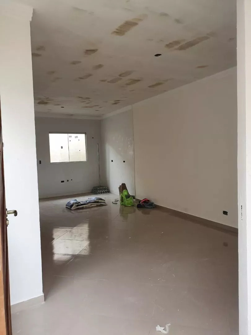 Casa à venda com 3 quartos, 63m² - Foto 4