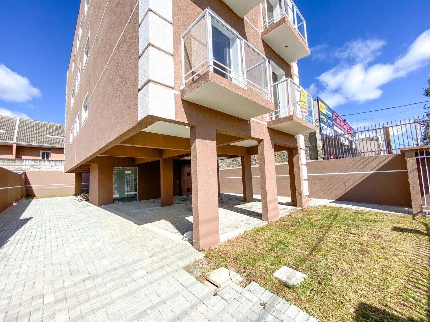 Apartamento à venda com 2 quartos, 64m² - Foto 25