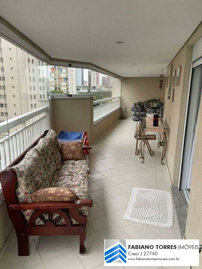 Apartamento à venda com 3 quartos, 203m² - Foto 1