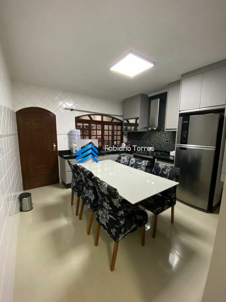 Casa à venda com 3 quartos, 80m² - Foto 4