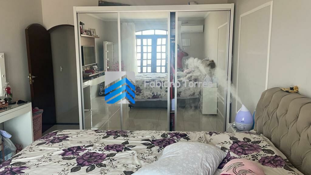 Casa à venda com 3 quartos, 80m² - Foto 11