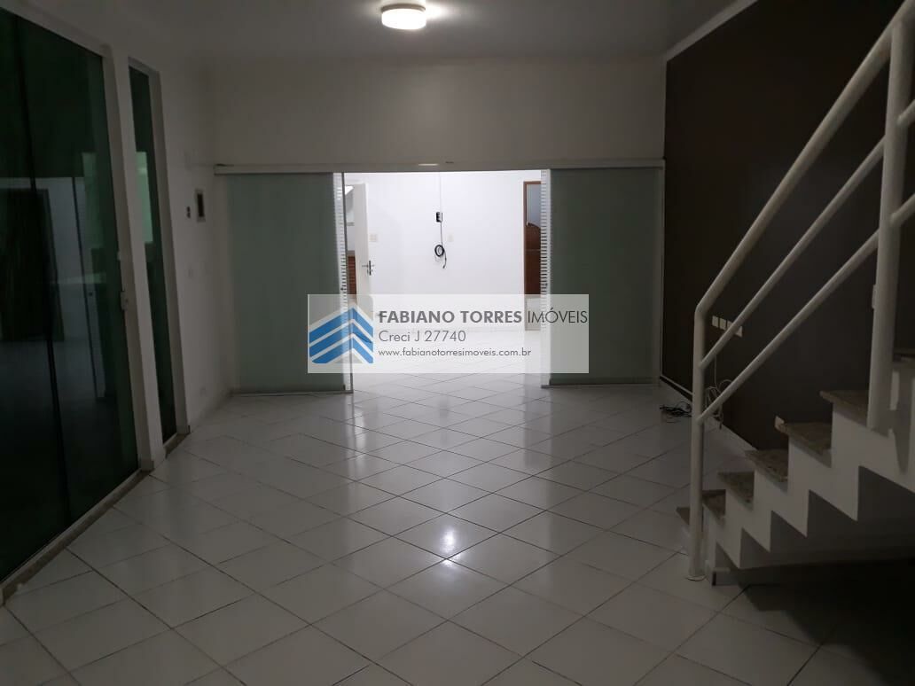 Sobrado à venda com 3 quartos, 241m² - Foto 2