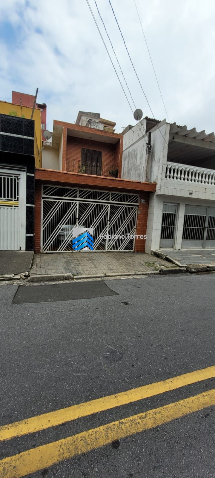 Sobrado à venda com 4 quartos, 184m² - Foto 1