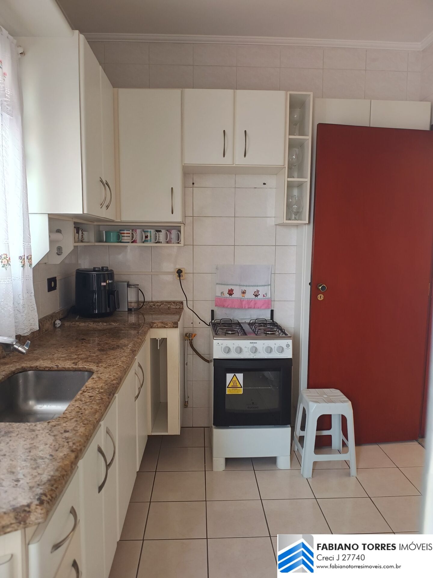 Apartamento para alugar com 2 quartos, 65m² - Foto 9