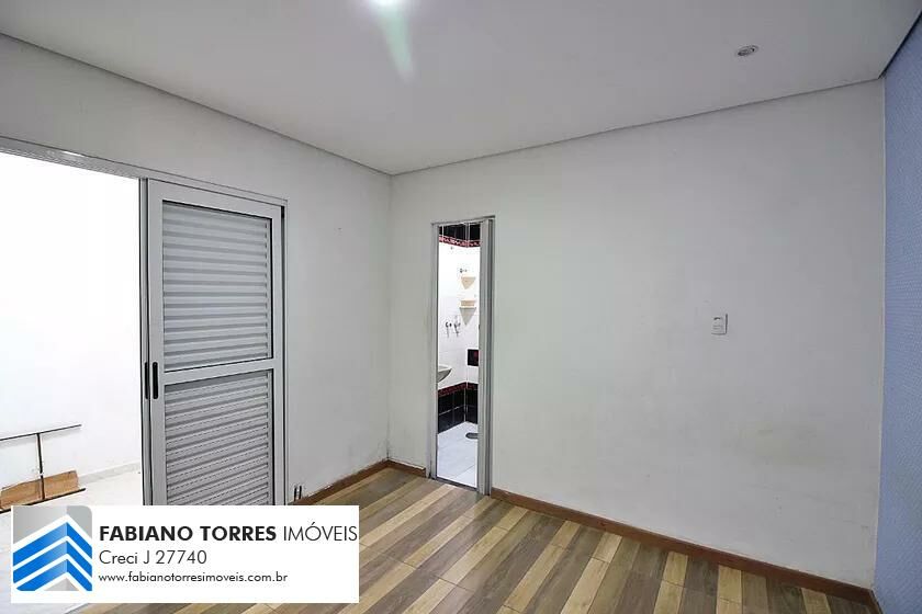 Casa à venda com 2 quartos, 138m² - Foto 4