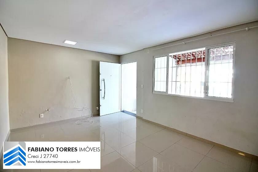 Casa à venda com 2 quartos, 138m² - Foto 1