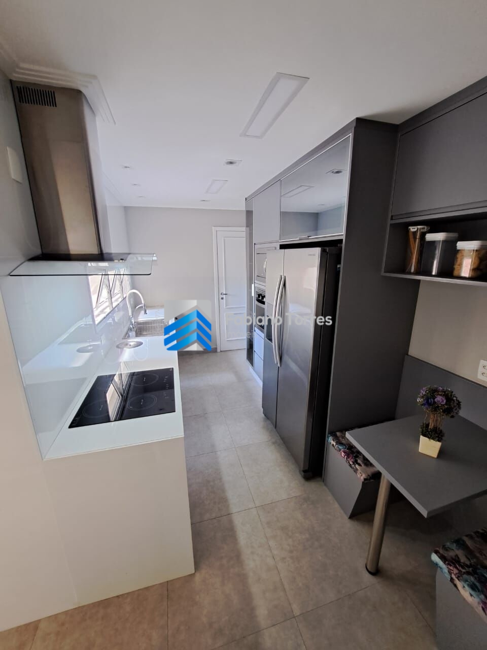 Apartamento à venda com 3 quartos, 156m² - Foto 8