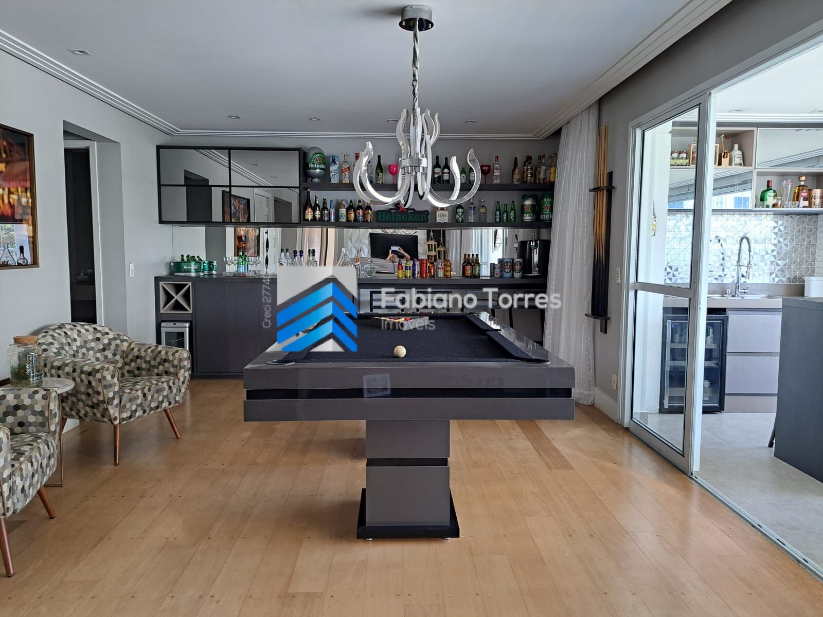 Apartamento à venda com 3 quartos, 156m² - Foto 1