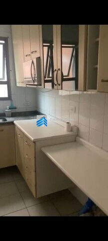 Apartamento à venda com 2 quartos, 64m² - Foto 2