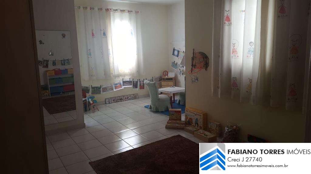 Sobrado à venda com 4 quartos, 200m² - Foto 15