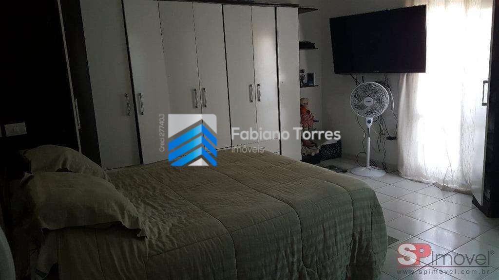 Sobrado à venda com 4 quartos, 200m² - Foto 3