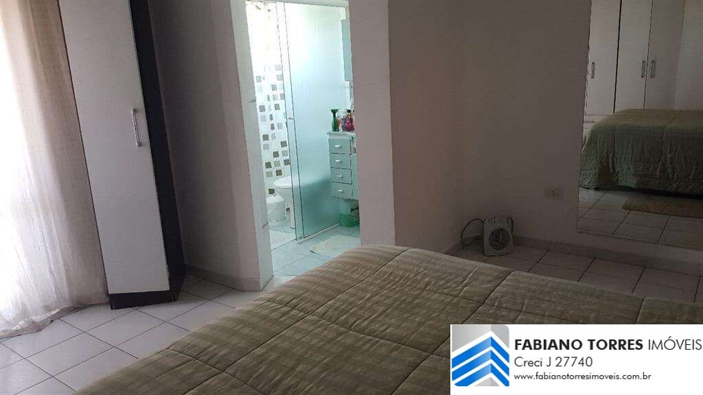 Sobrado à venda com 4 quartos, 200m² - Foto 2