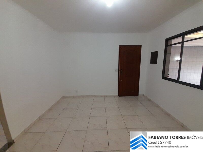 Casa para alugar com 2 quartos, 250m² - Foto 9