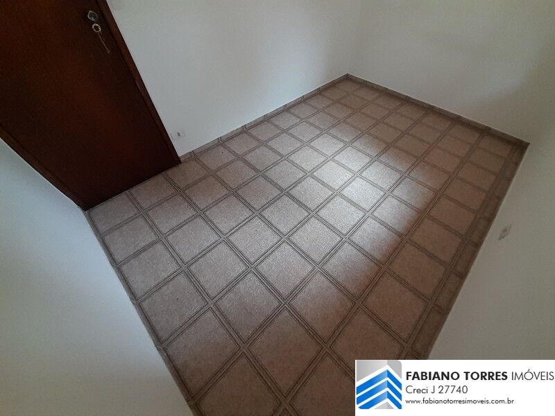 Casa para alugar com 2 quartos, 250m² - Foto 15