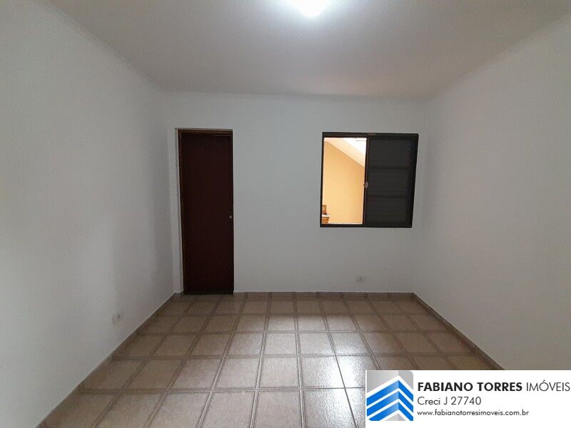 Casa para alugar com 2 quartos, 250m² - Foto 16