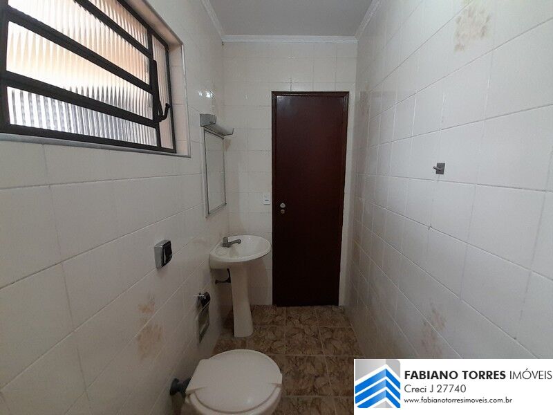 Casa para alugar com 2 quartos, 250m² - Foto 20